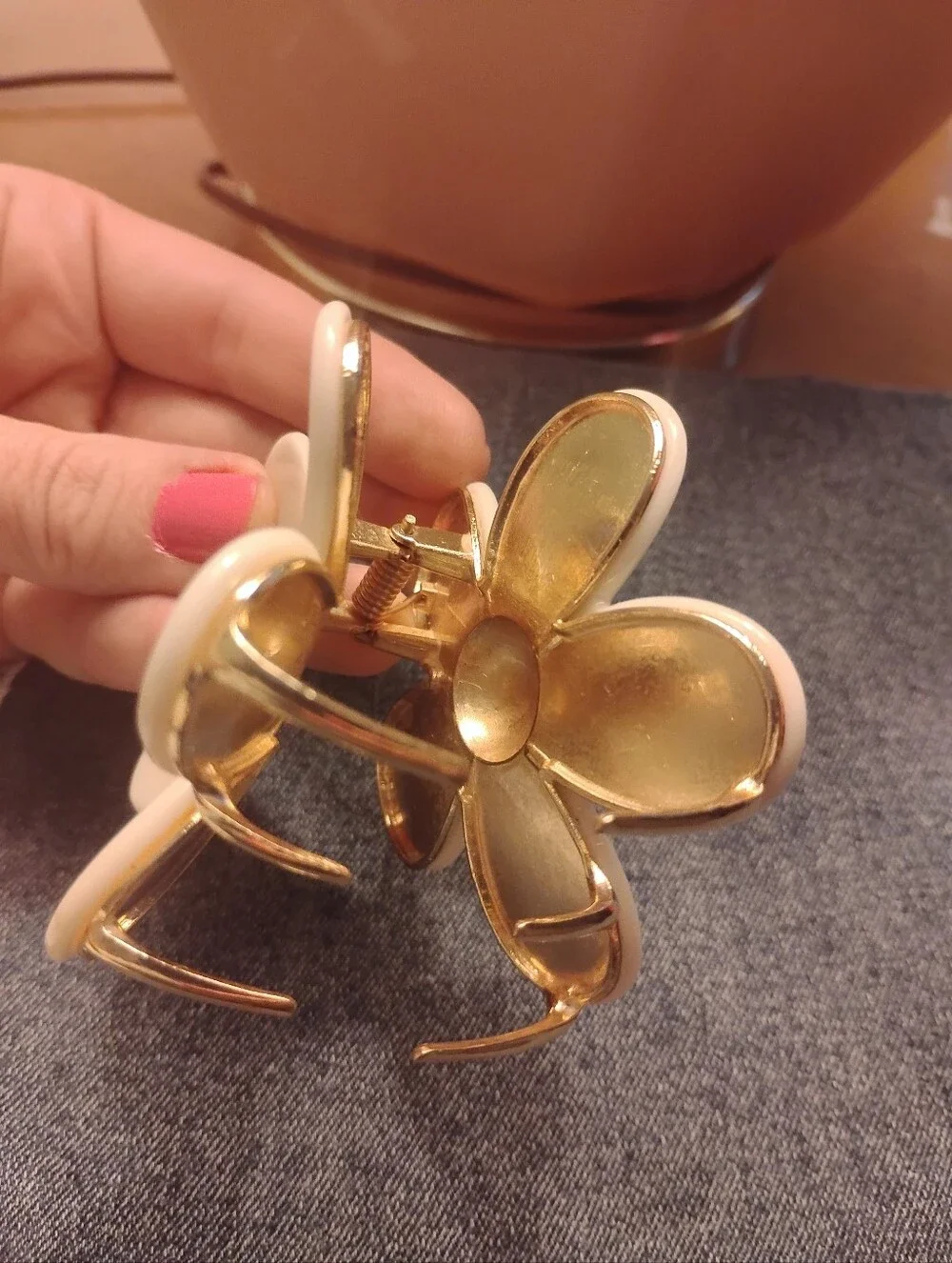 NWOT Gleaming Gold & Cream Jasmine Flower Enamel Finished  Hair Clip